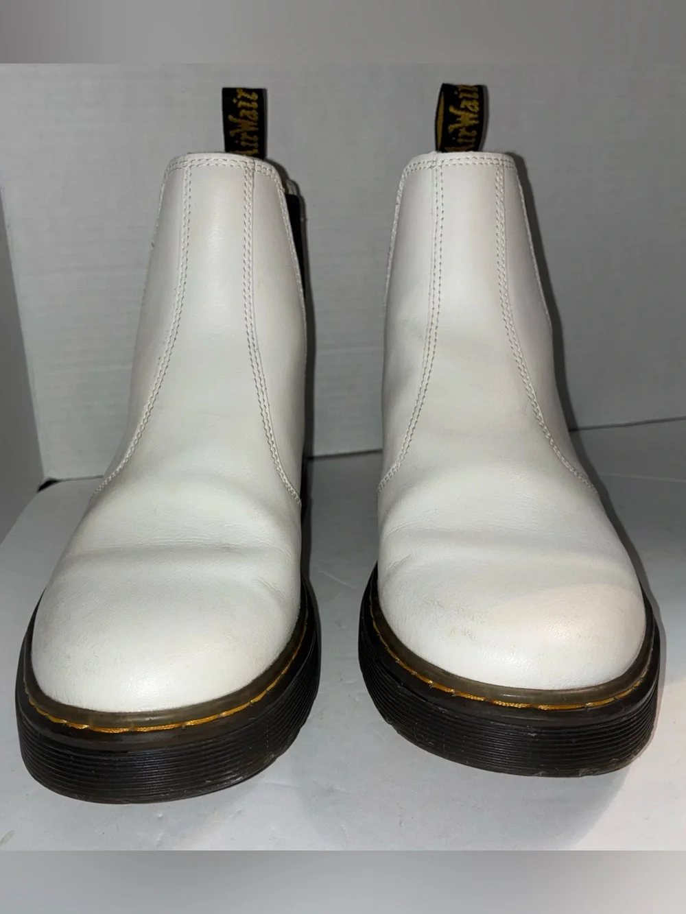 Dr. Martens Women’s 7 White Smooth Leather Chelsea Chukka Boots Shoes